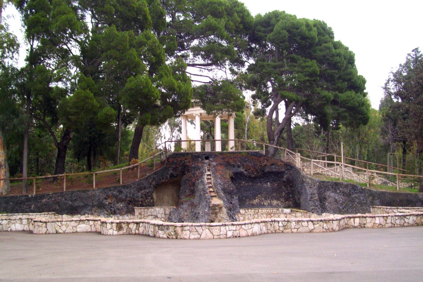 Giuseppe Rosati's monument (2).JPG